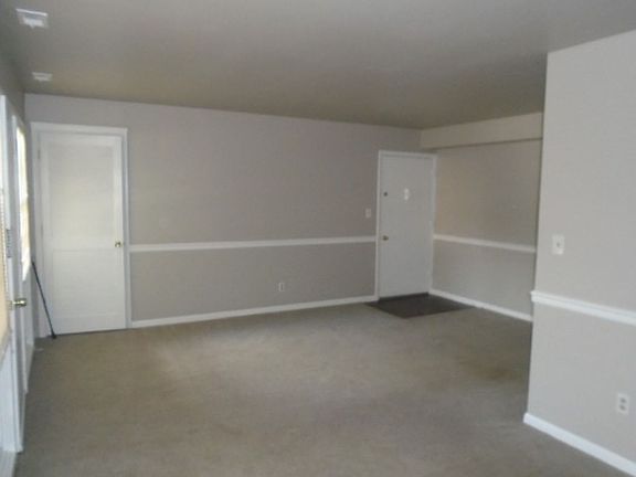 5th image of 600 N Hickory Ave #5