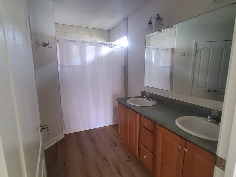 9833 Crestmont Cir — Photo 10