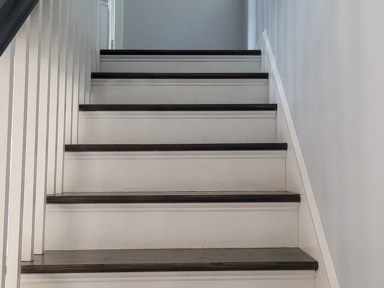 Airy stairwell to second floor