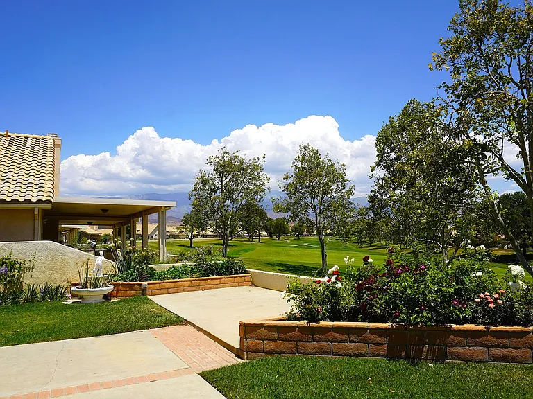 1366 Fairway Oaks Ave — Photo 3