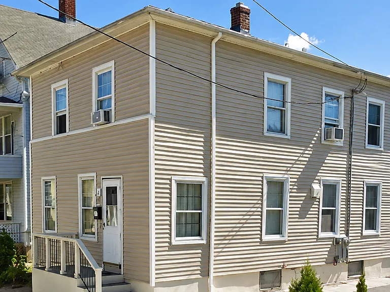 17 N Spring St #1 — Photo 1
