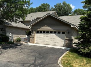 10010 Cove Dr, Minnetonka, MN 55305