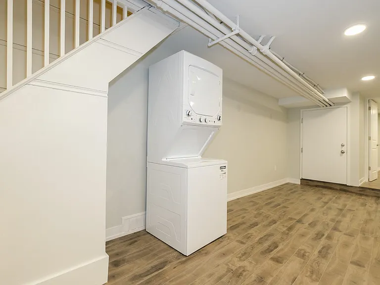105 Indian Rd #BASEMENT — Photo 12