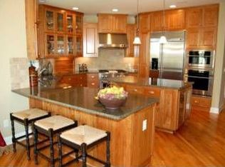 7401 Pine Tree Rd, Lakeville, MN 55044