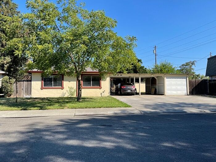 1st image of 2689 N Calariva Dr