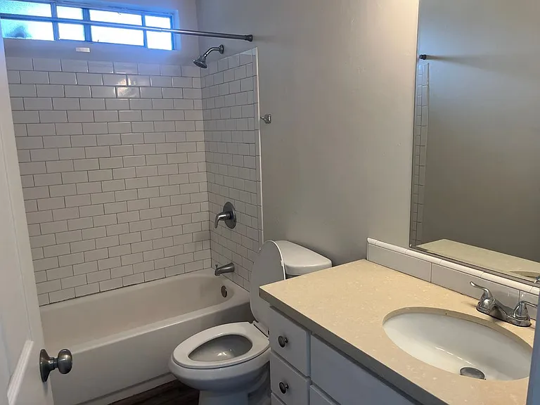 526 California Ave #2 — Photo 3