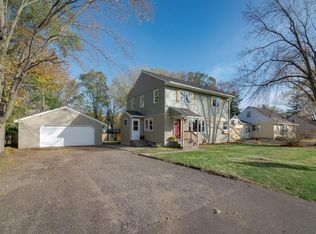 659 County Road B2 W, Roseville, MN 55113