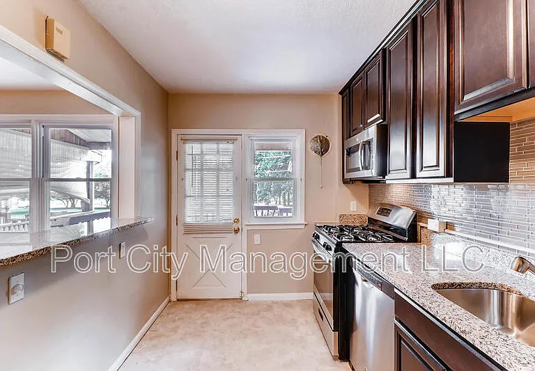 8617 Oak Rd — Photo 7