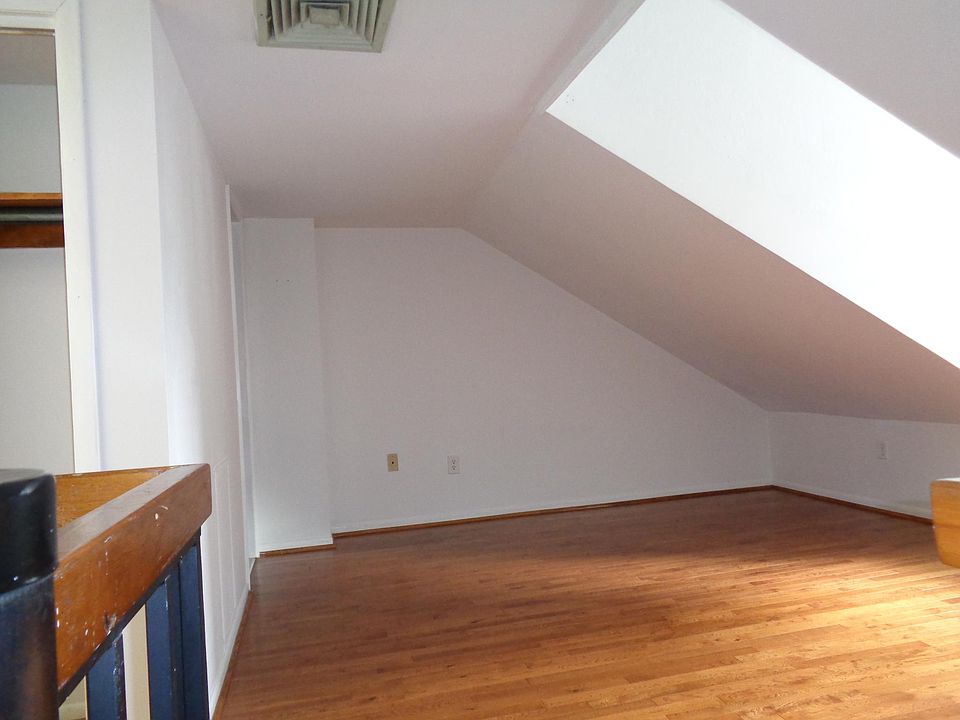 2nd image of 713 Walnut St APT 3
