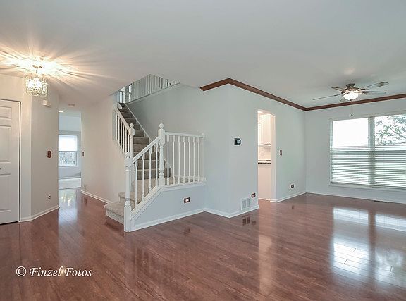 3rd image of 2361 Woodside Dr