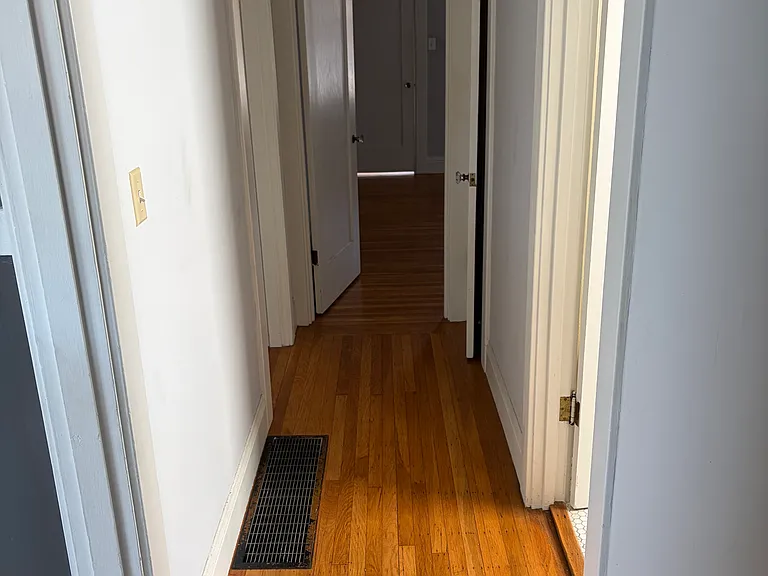 35 Majestic Ave — Photo 7