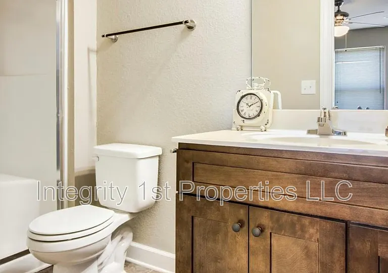 10510 Clubhouse Dr — Photo 6