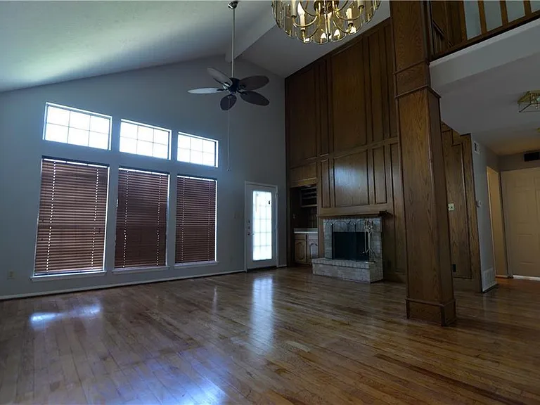 4309 Jenning Ct — Photo 2