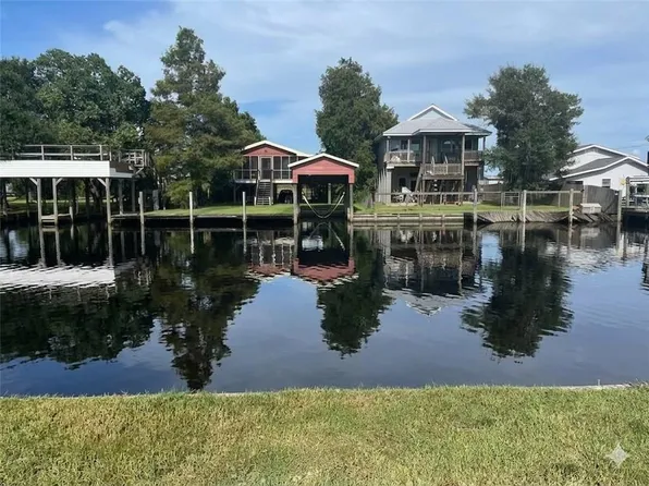 Lake Rd, Lacombe, LA 70445