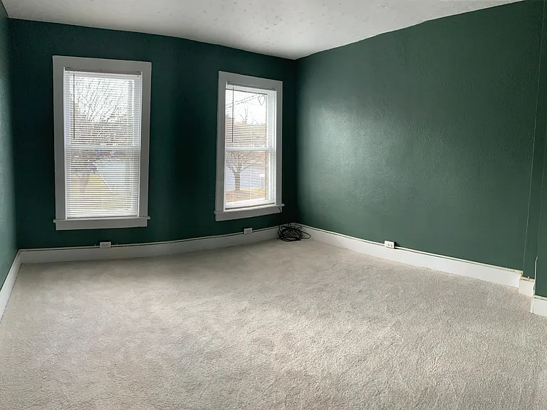 219 E 4th St — Photo 16
