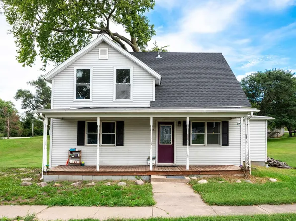 205 N Main St, Mackinaw, IL 61755