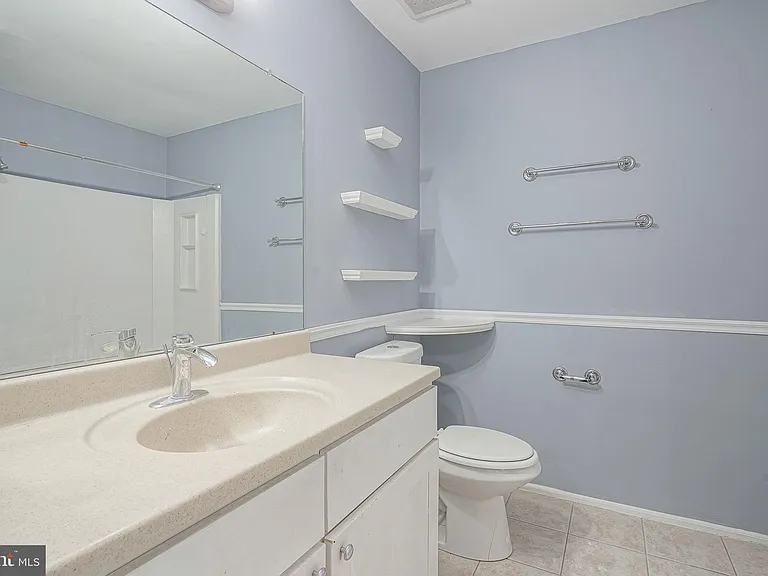 2205 Elberta Ln — Photo 17