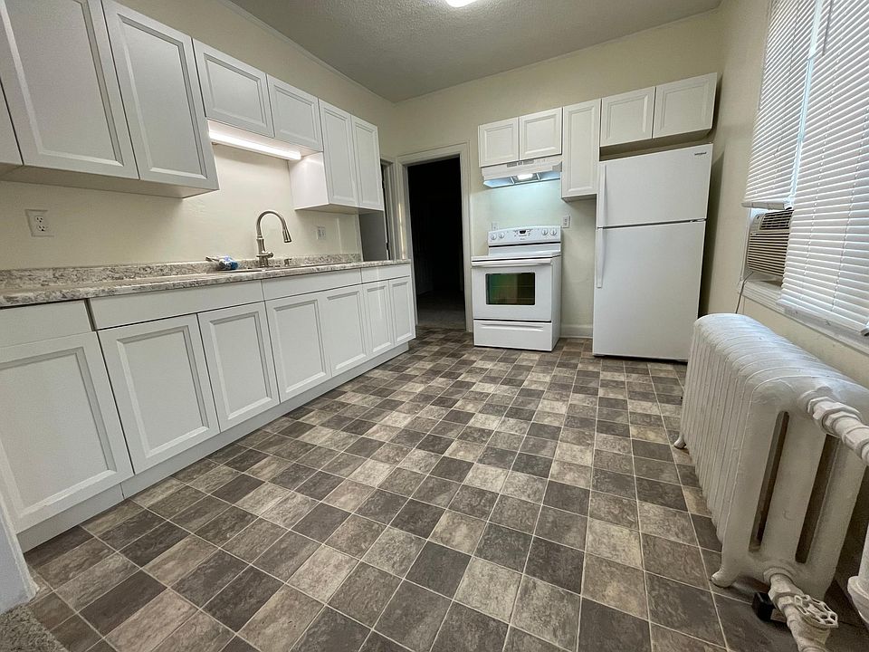 1st image of 874 Selby Ave APT 2