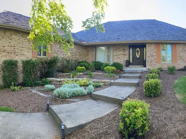 7216 Scots Ln, Crystal Lake, IL 60014