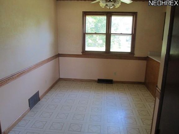 4th image of 6545 Woodview Cir