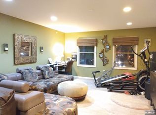 272 Old River Rd #3, Edgewater, NJ 07020