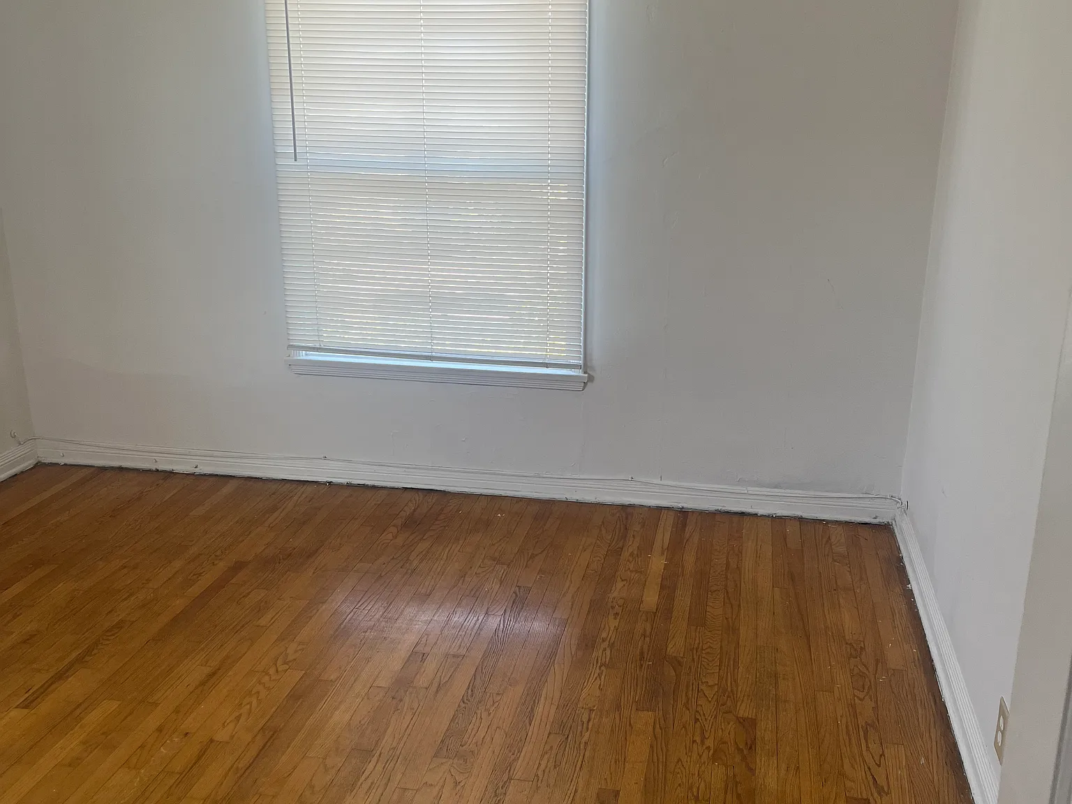 1 bed, 850 sqft, $2,200 — Photo 3