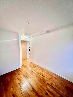 Rented by EXR | media 5