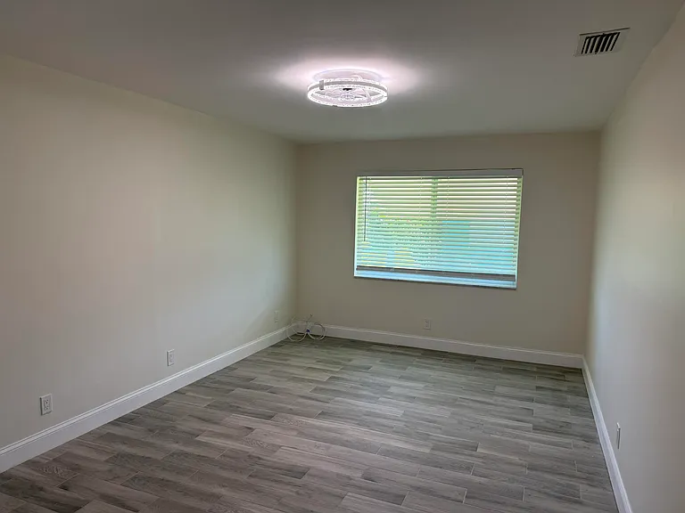 255 South Blvd #D — Photo 11
