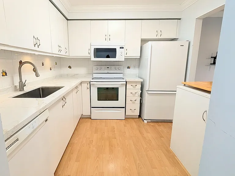 19 Wallace Dr — Photo 13