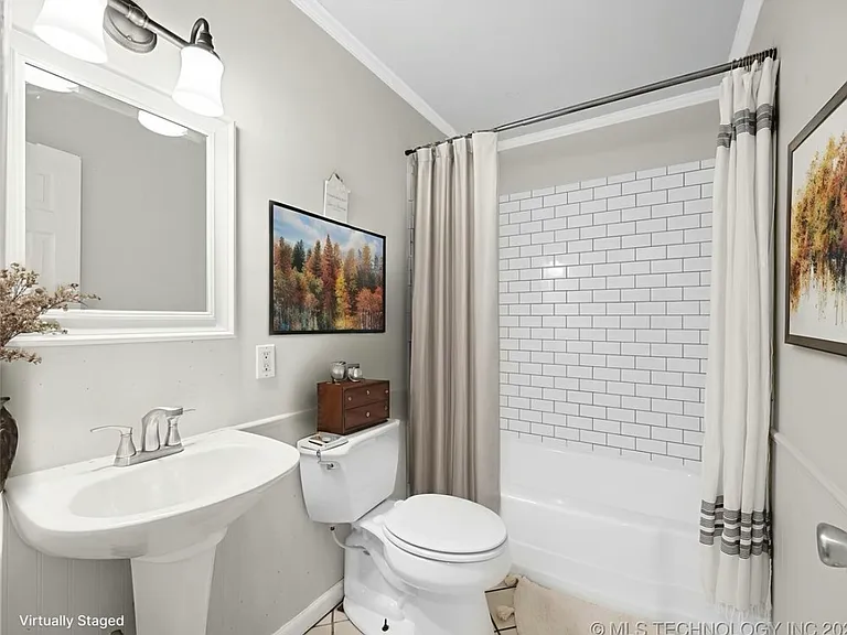 411 W Toledo St — Photo 6