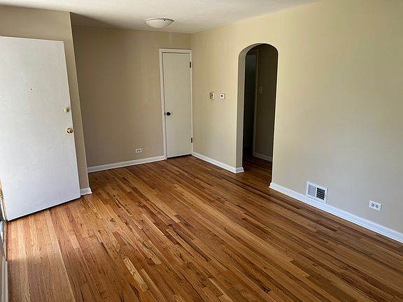 2nd image of 835 Newport St