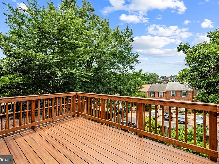 2035 S Glebe Rd — Photo 46
