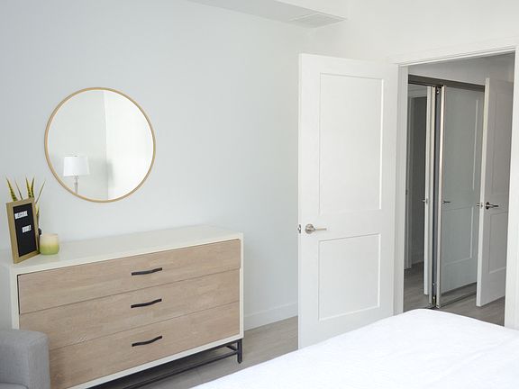 5th image of 18840 Sherman Way #414