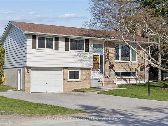 4th image of 61 Adelaide St