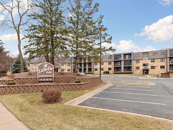 3rd image of 1000 41st Ave NE APT 118