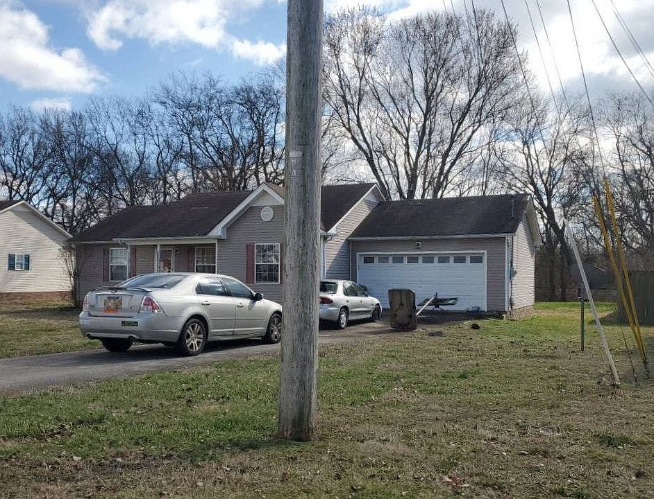 2nd image of 704 Krissy Ct