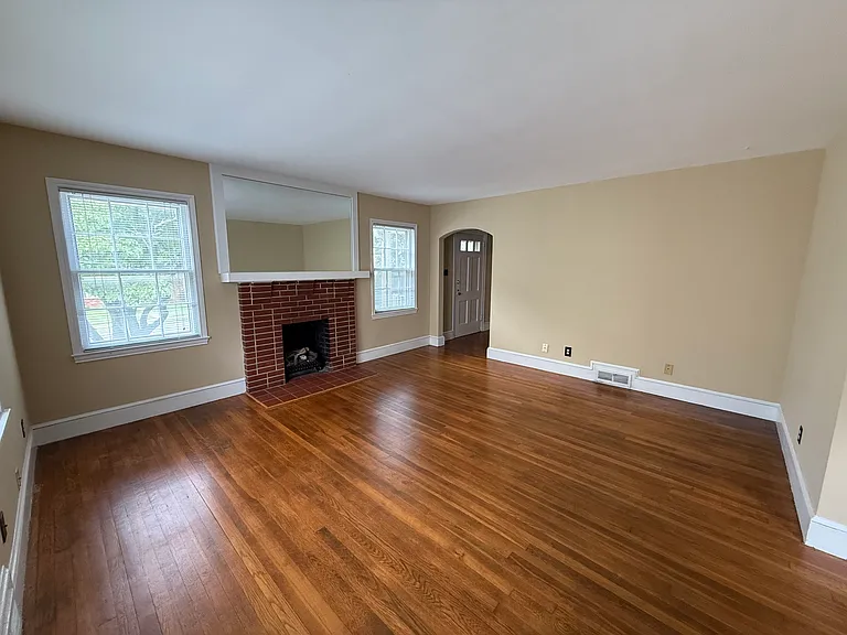 912 Madison Ave — Photo 3
