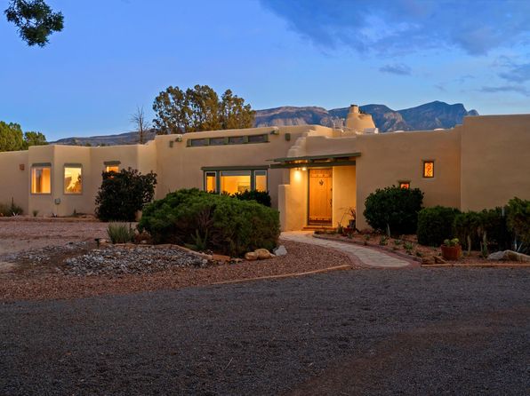 20 Ridge Rd, Placitas, NM 87043