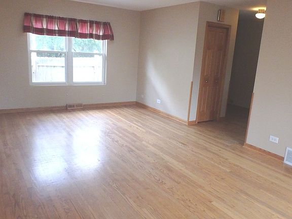 3rd image of 37020 N Helen Dr
