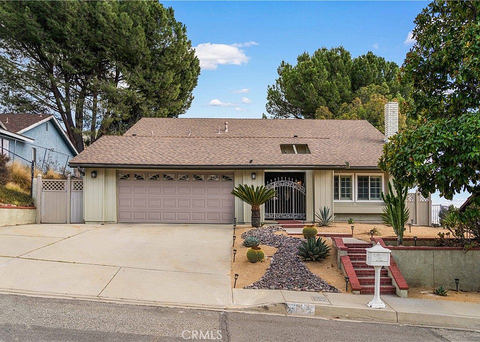 1st image of 2923 Michelle Ln