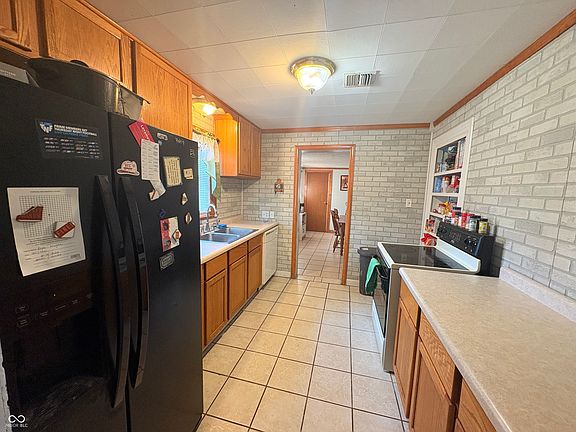 3rd image of 2216 Hawcreek Ave