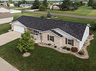 225 Baneberry Dr, Highland, IL