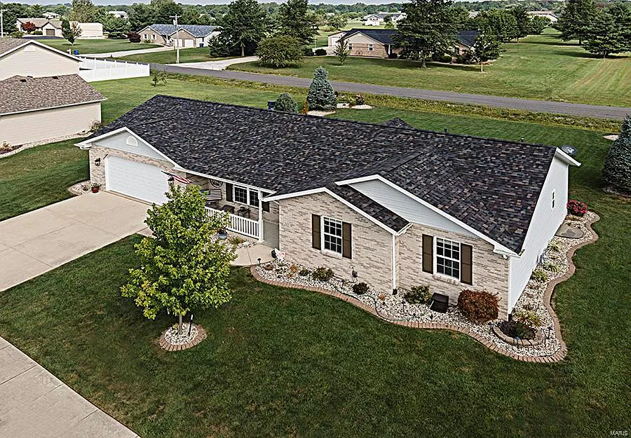 225 Baneberry Dr photo 1