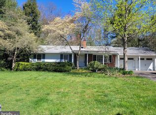 4 Dover Ln, East Windsor, NJ 08520