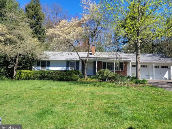 4 Dover Ln, East Windsor, NJ 08520