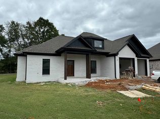 34 Old Orchard Rd, Florence, AL 35630