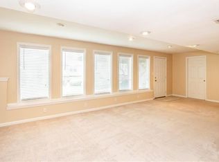 7515 N Palmer Ave, Kansas City, MO 64158