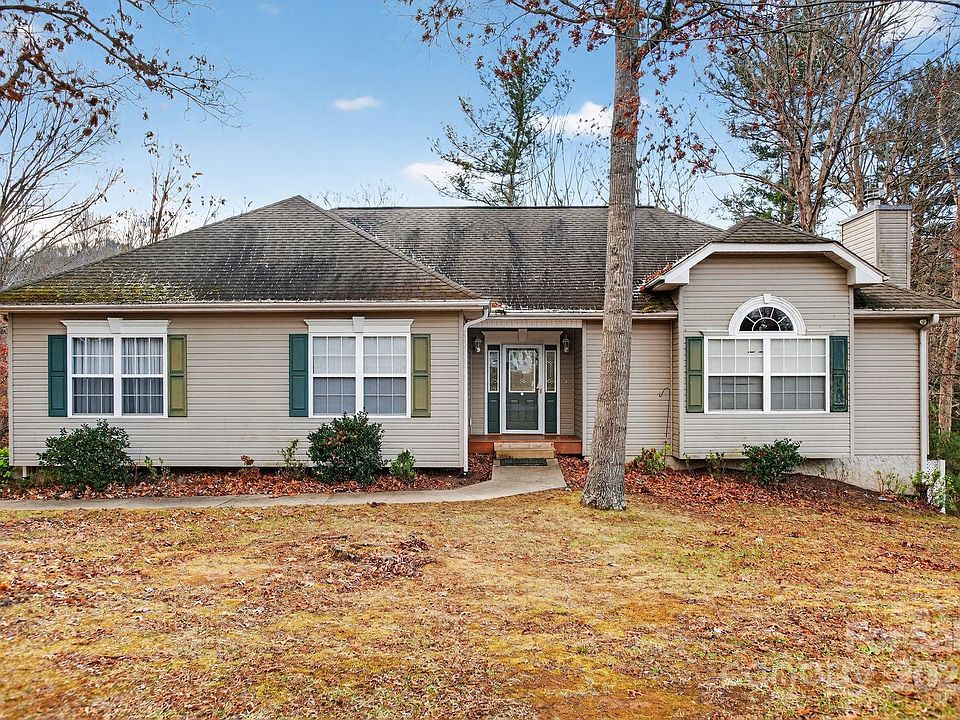 1st image of 2 Strawberry Ln