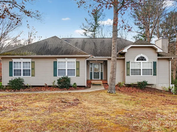 2 Strawberry Ln, Weaverville, NC 28787