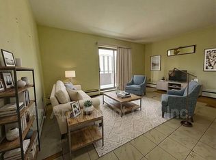 37 Wellington St S Unit 2B, Hamilton, ON L8N 2P9